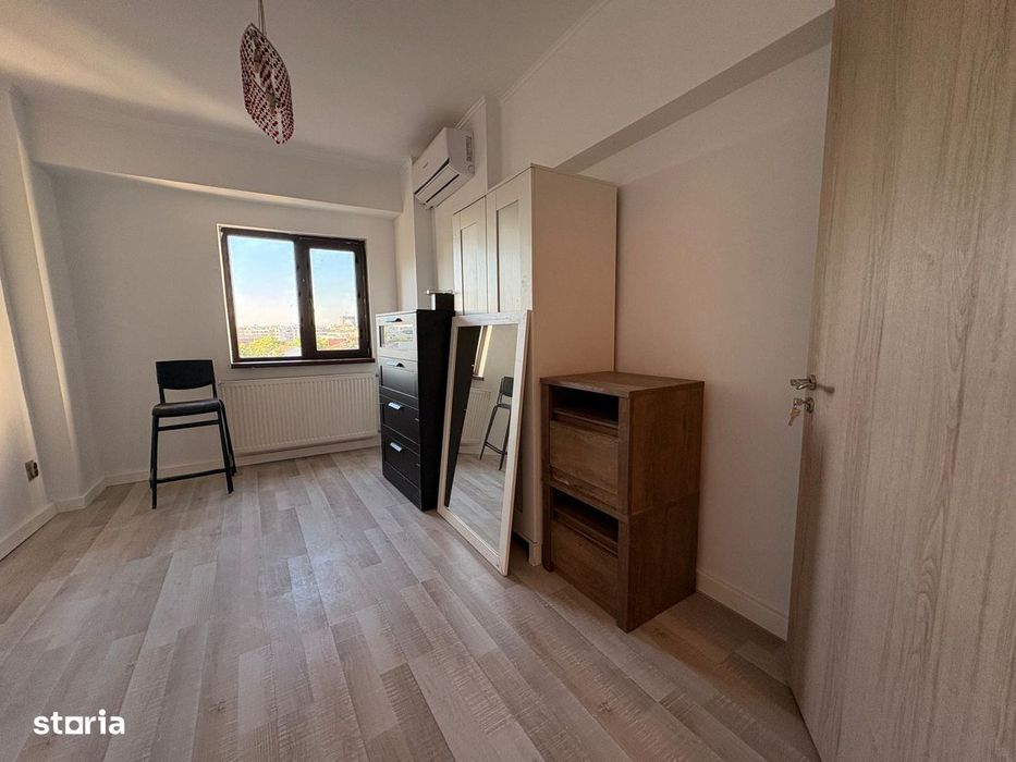 De vanzare - Apartament 3 camere - Tineretului