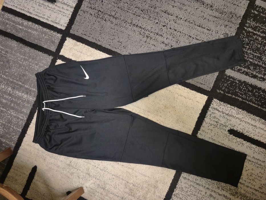 Долнище nike Dri-fit (ново)