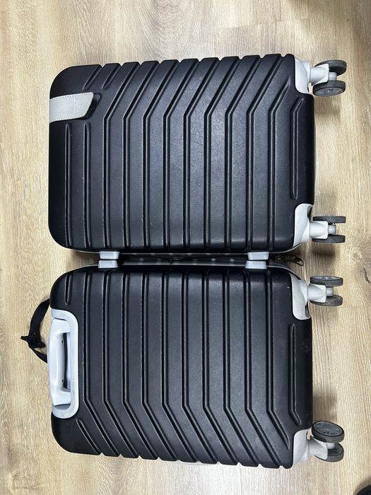 Чемодан продается