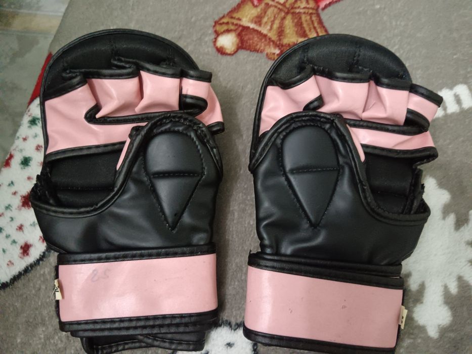 Продам перчатки для мма