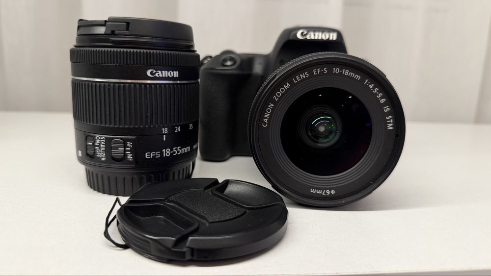 Фотоапарат Canon EOS 200D