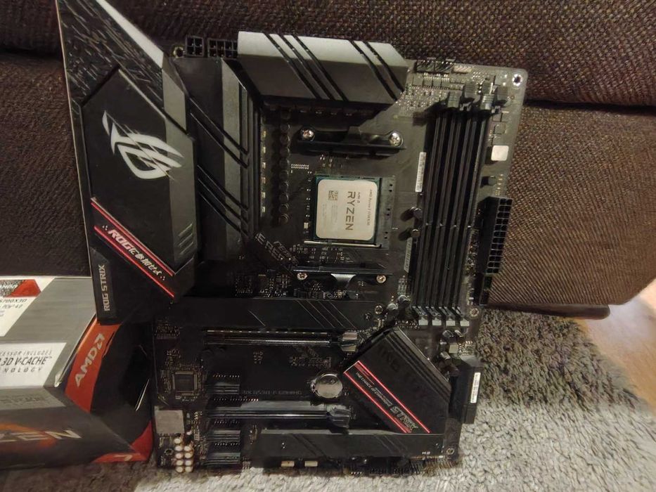 AMD Ryzen 7 5700X3D 8-Core 16-Thread 4.1GHz + ASUS ROG Strix B550-F Gaming AM4