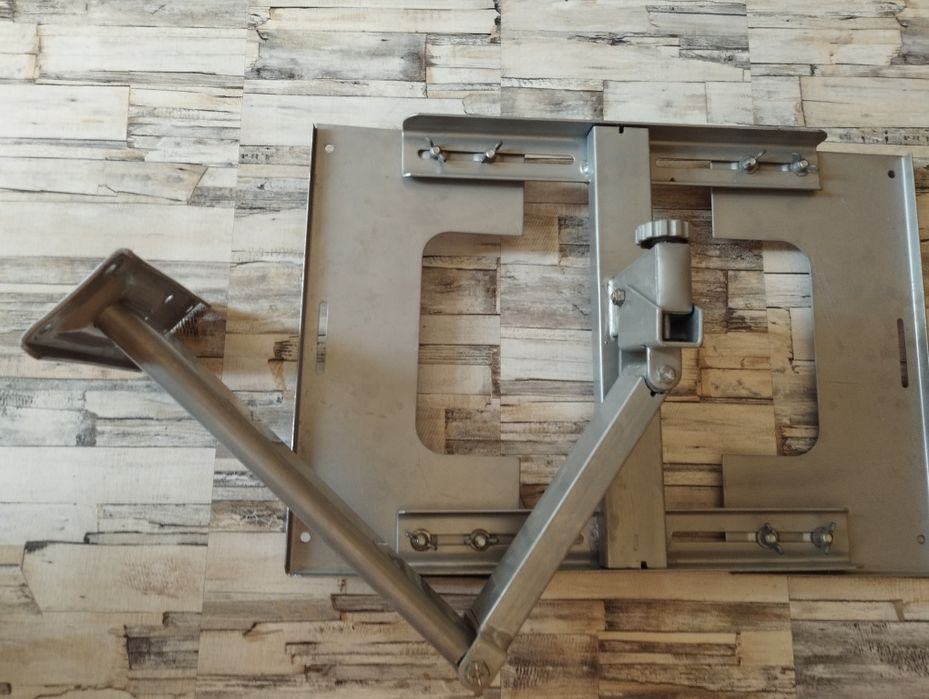 Градински маркуч, стойка за телевизор