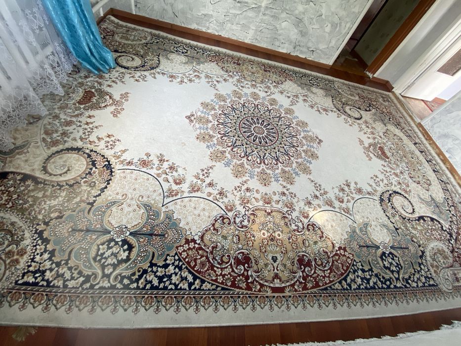 Продаю Ковёр 3\5м