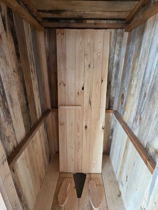 Туалет деревянный