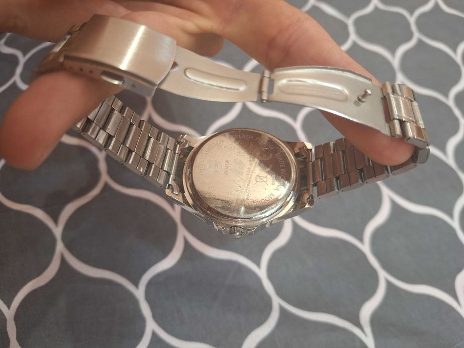 Часовник Quartz, Вносен от Белгия.