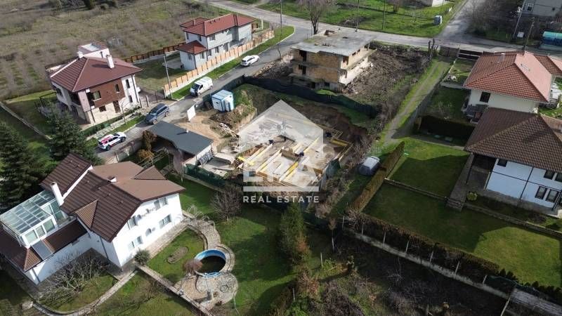 Продава се Четиристаен апартамент в с. Звездица, Област Варна - 133 кв.м за 667 €/кв.м - Снимка #4