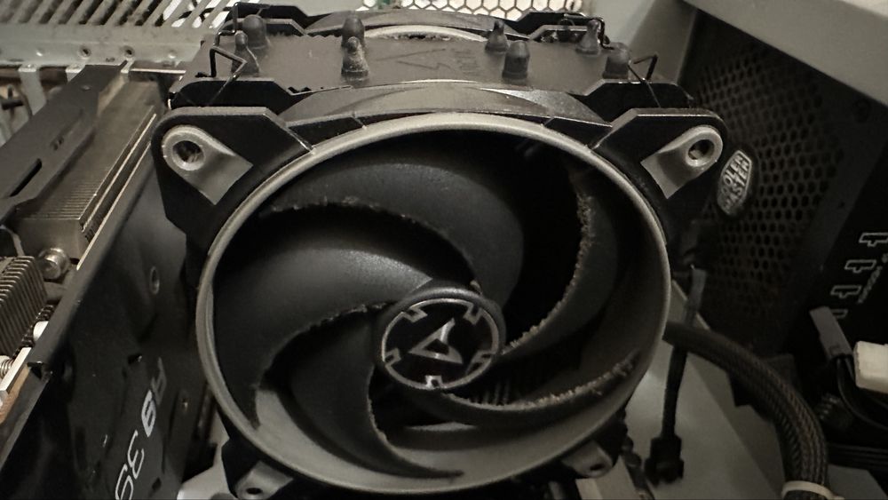 Vand unitate gaming Asus, i9 7900x plus monitor HP de 32'