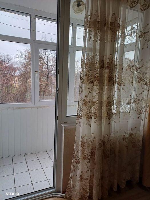 Vand apartament cu 2 camere decomandate