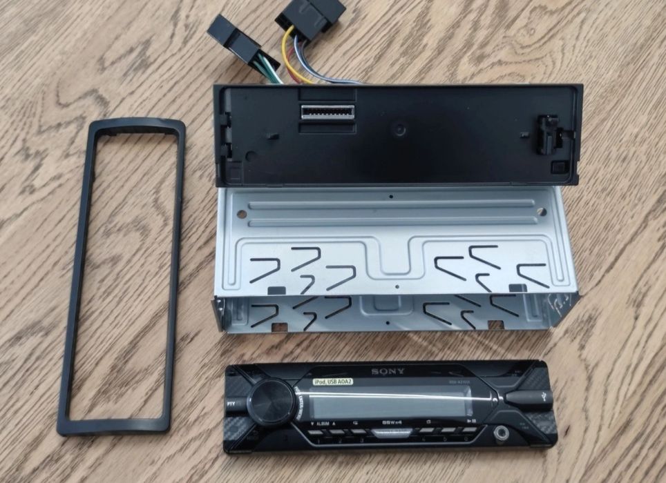 Sony DSX‑A210UI – Funcționează impecabil