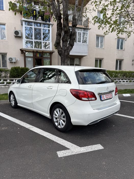 Mercedes Benz B180, automat, benzina, padele volan, impecabil, senzori