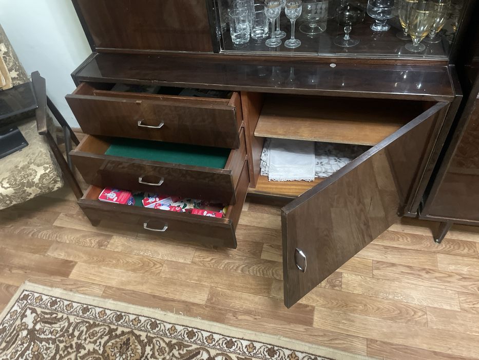 Сервант для гостиной