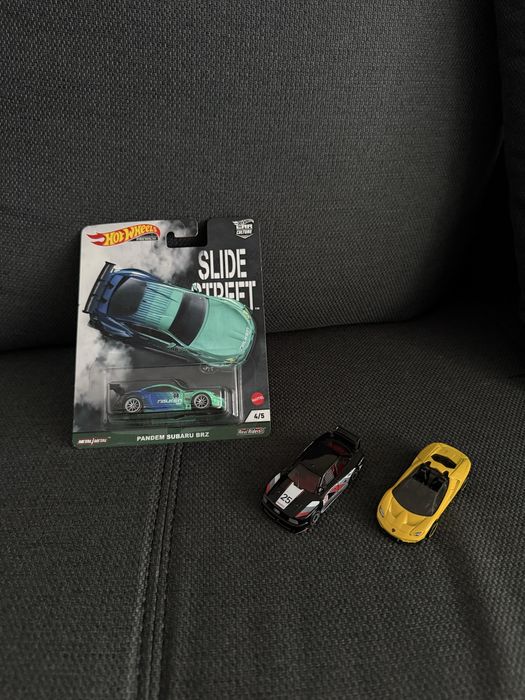 Hot Wheels Premium + mainline