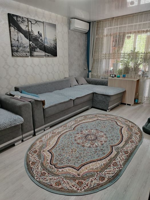 Угловой диван и кресло