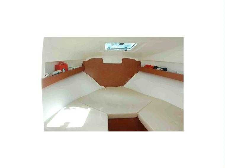 Barca  / ambarcatiune Jeanneau Leader 625