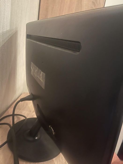 Монитор Asus dobur