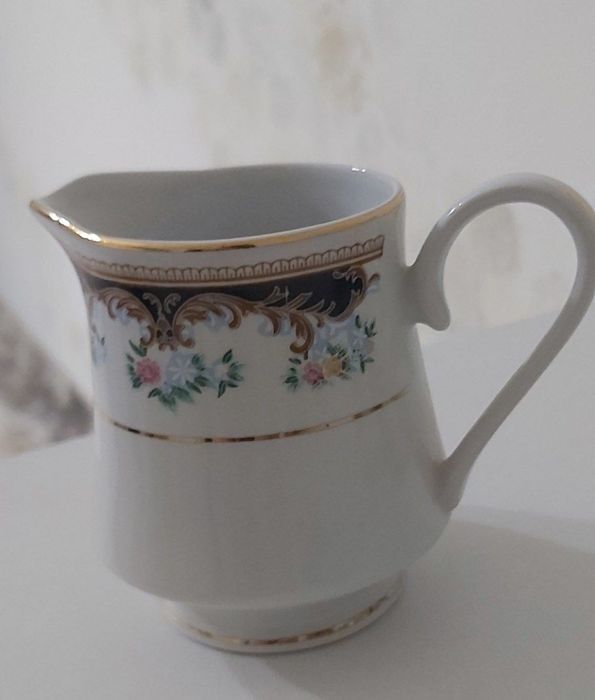 Продаётся кофейный сервиз на 6 персон