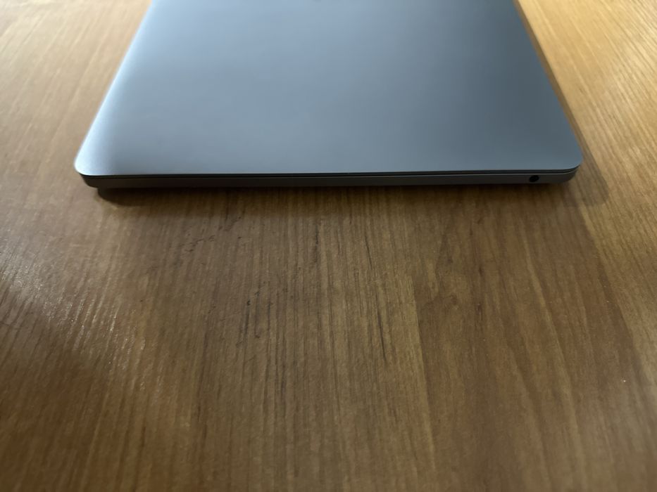 Macbook pro 13, 2020г, купил 2022г