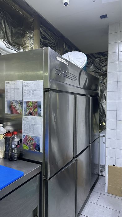 Продается холодильная камера 6 секций !