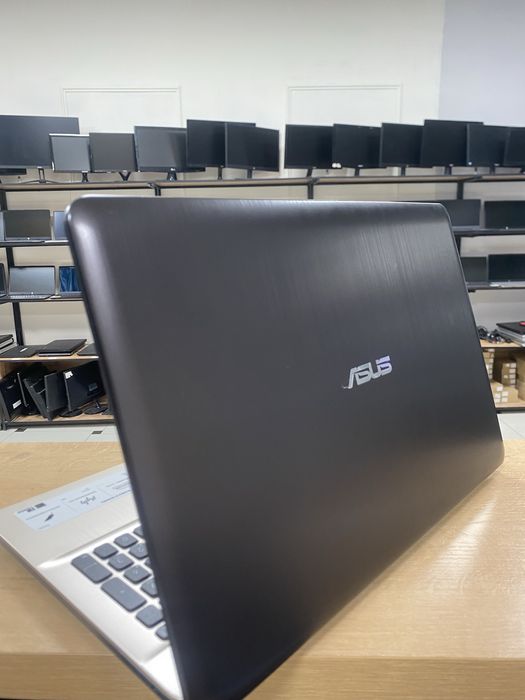Ноутбук Asus i3-6006/RAM4/HDD500/GeForce 920MX