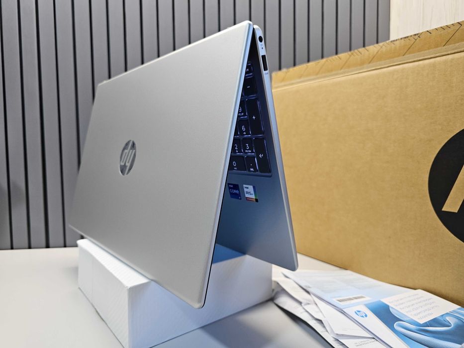 ПРОДАМ HP Laptop 15 Мощный Ноутбук Core™i7-1355U/16GB/512SSD/15.6"iPS.