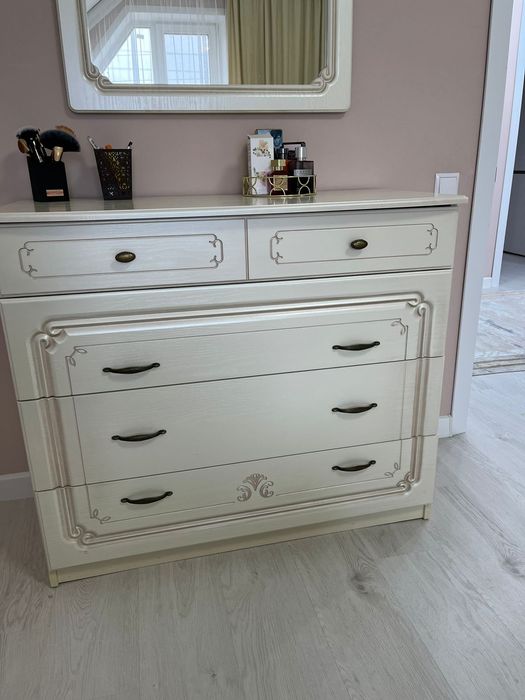 Продам спальный гарнитур