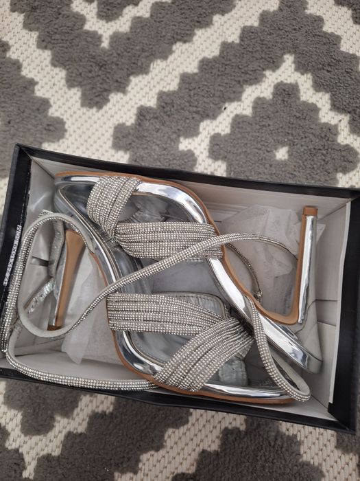 Sandale dama cu barete marimea 39