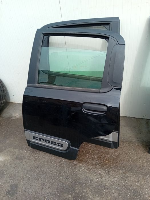 Usa stanga spate fiat panda an 2021