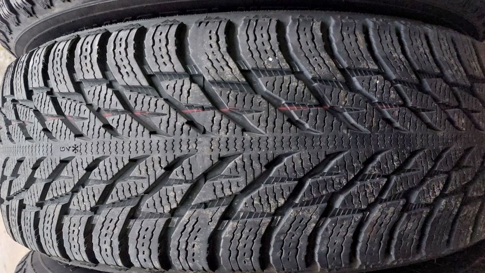 Зимни гуми 225/65/17 Nokian Tyres 4 броя