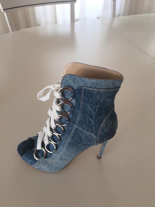 Botine blugi-model unicat!Pret fix!