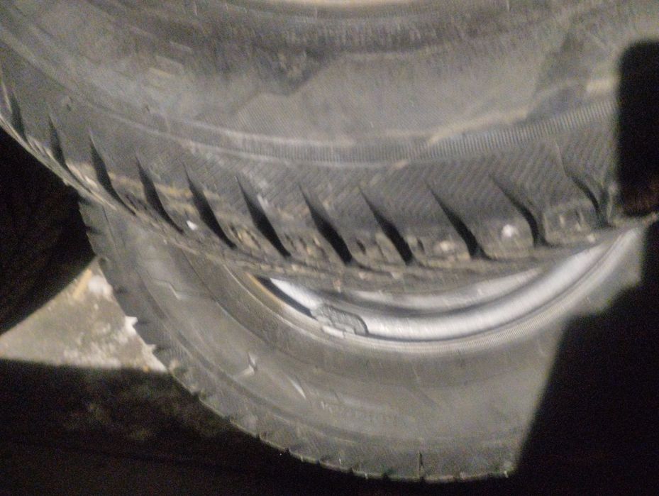 Продам зимние шины с дисками