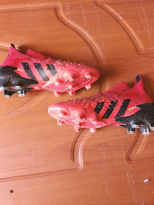 Бутсы футбольные