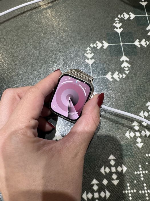 Продам Apple Watch 9