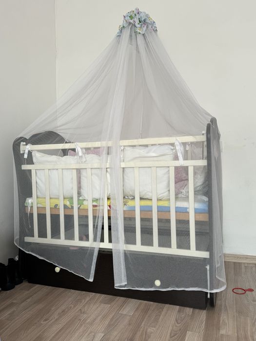 Продам коляску и манеж срочно дешево!