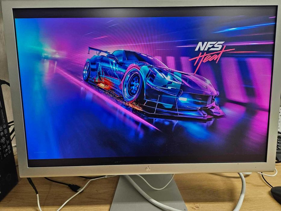 +Гаранция! Монитор Apple Cinema HD Display A1082 23" 1920x1200