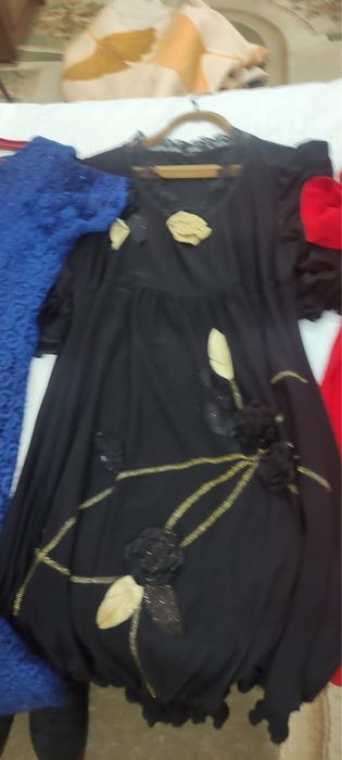 Продам платья вечерние