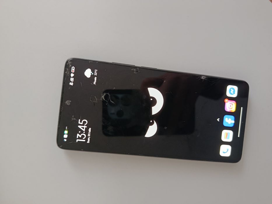 Xiaomi 11 T fara încărcător spart ecranul și spatele dar în rest perfect funcțional