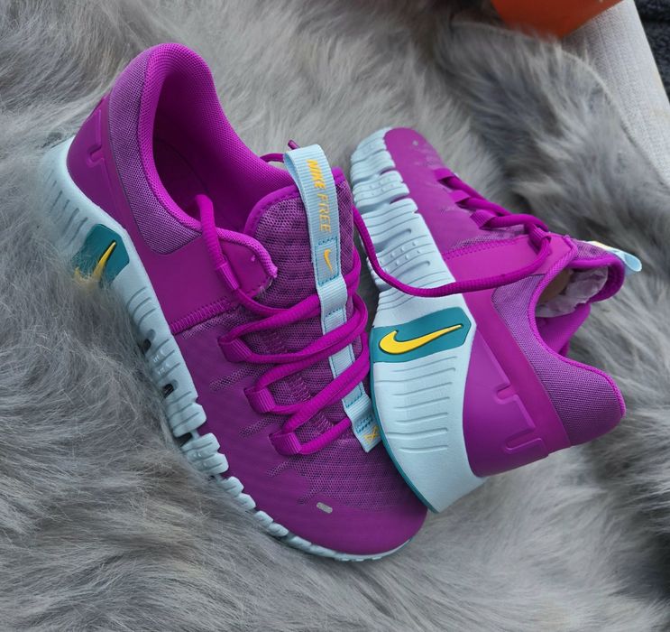 Nike Metcon оригинални дамски сникърси нови с оригиналната  кутия 38.5