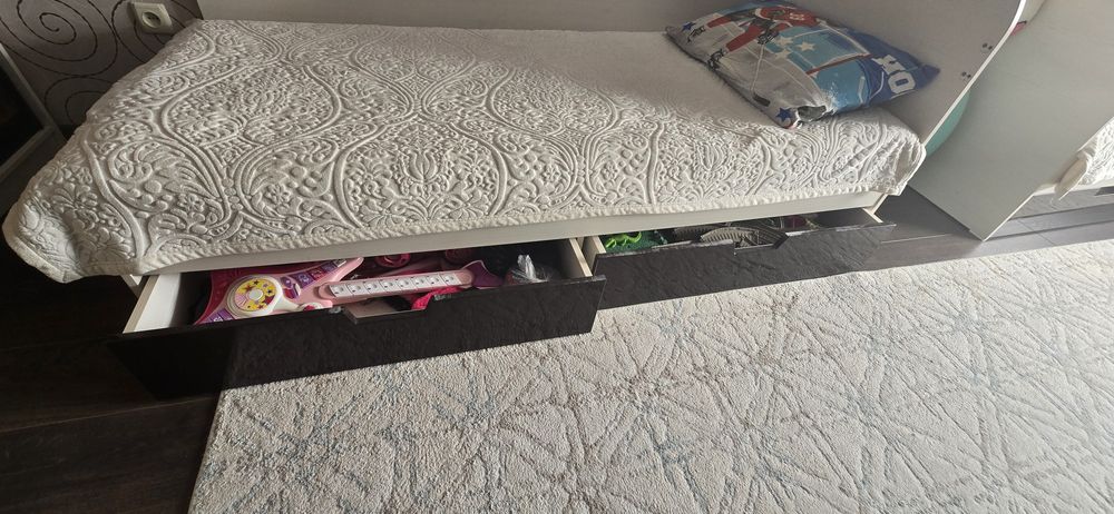 Продам детский гарнитур.