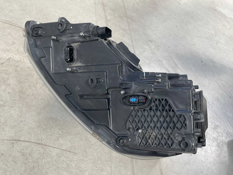 Far dreapta xenon + led VW Golf 6 cod 5K1941752D