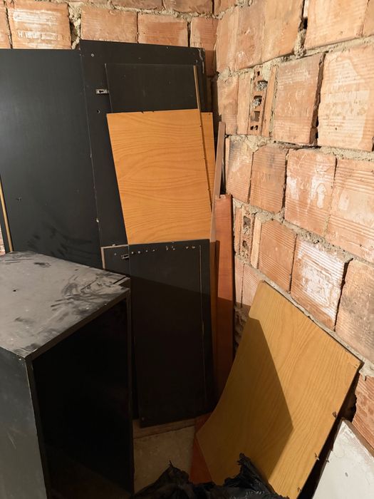 Дървени плоскости и дървен корпус