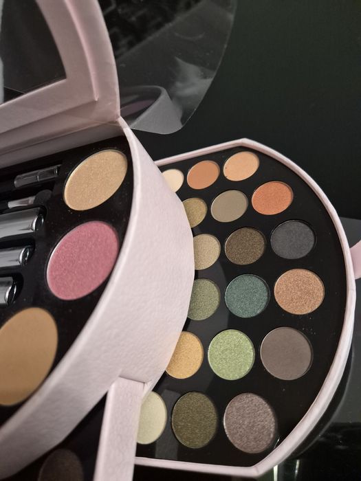 Нова Douglas палитра