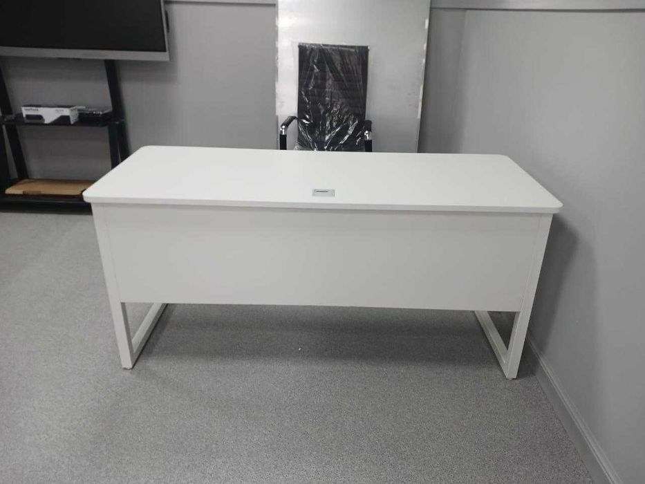 Стол для преподавателя