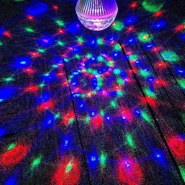 Bec LED RGB E27 efecte Disco cap rotativ 3W pentru karaoke petreceri