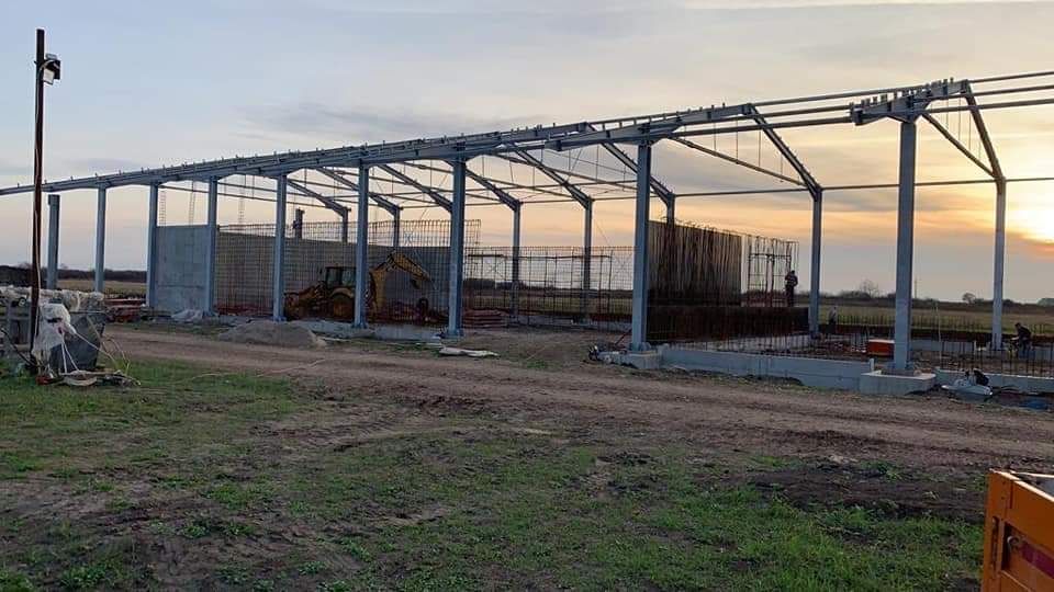 Vand hala metalica cu panouri sandwich conform proiect montaj la cerer