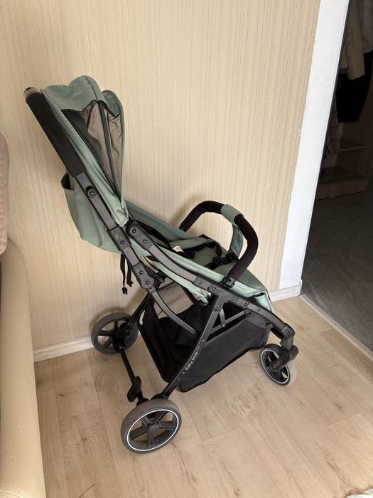 Коляска прогулочная