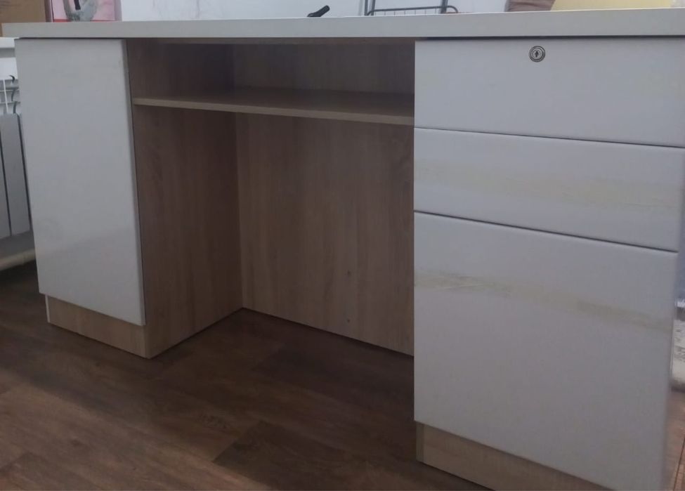 Ресепшен б/у, состояние хорошее