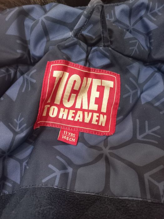 Продам куртку для девочки