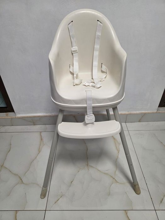 Scaun de masa pentru bebe