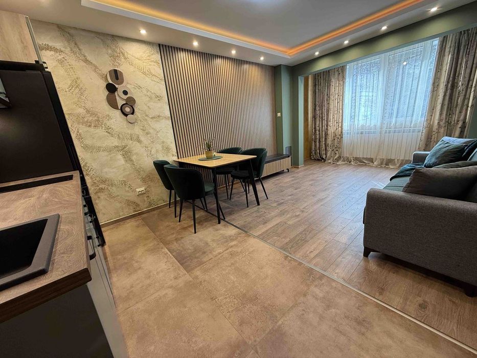 Продава се Тристаен апартамент в София, Люлин 8 - 65 кв.м за 1530 €/кв.м - Снимка #1